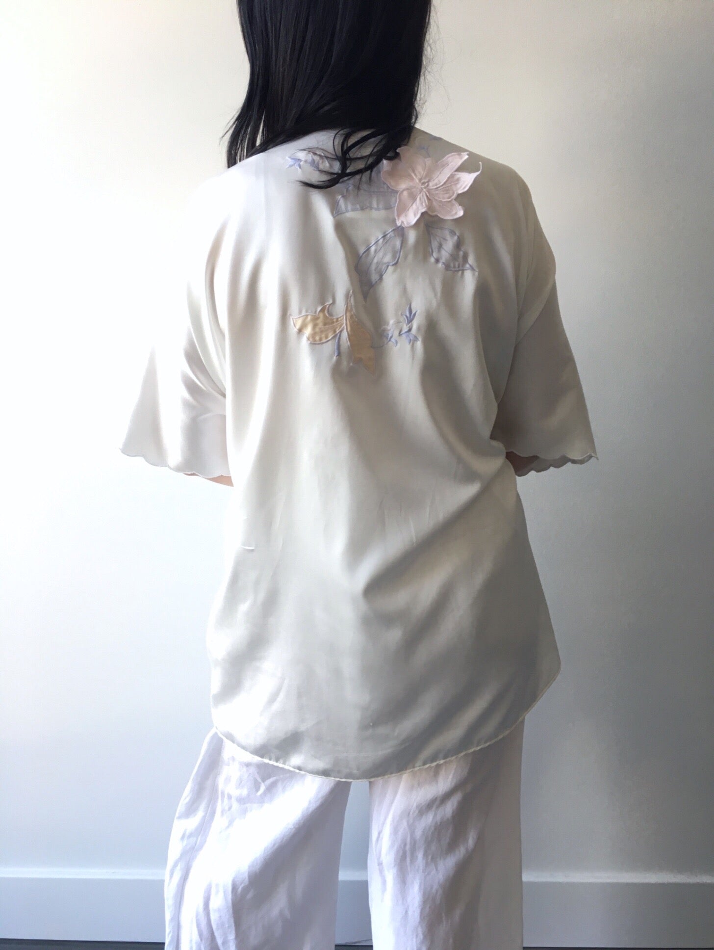 Vintage Natori 3D Floral Kimono